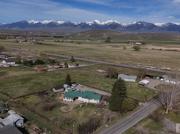 7 Apache Way, Salmon, ID 83467