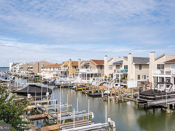 3rd image of 712 Bradley Rd #E