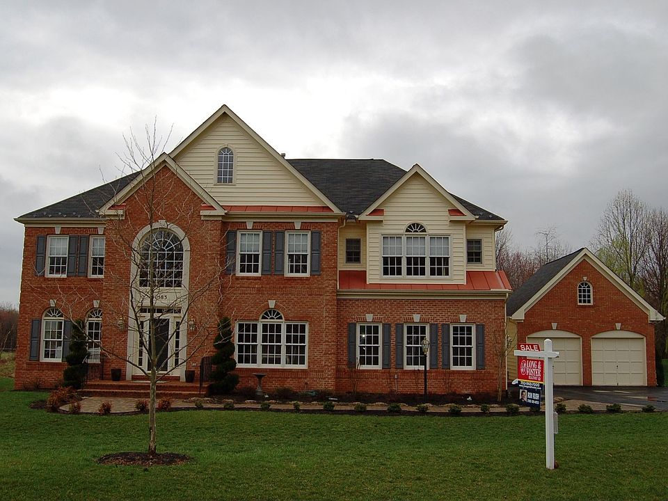 BRICK FRONT COLONIAL