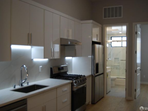 2nd image of 2339 Taraval St