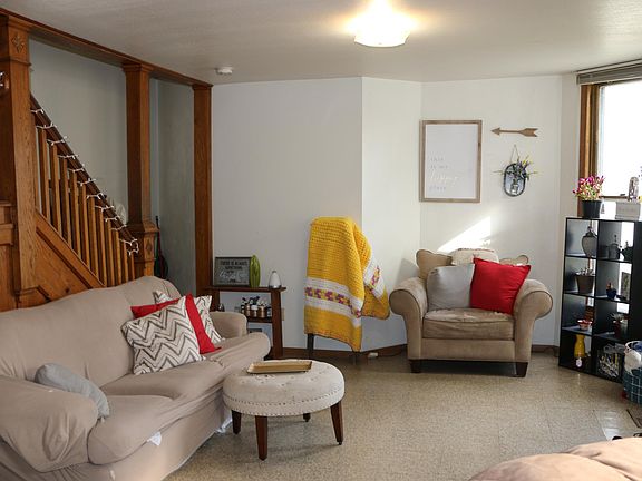 2nd image of 1009 W 22nd St #43