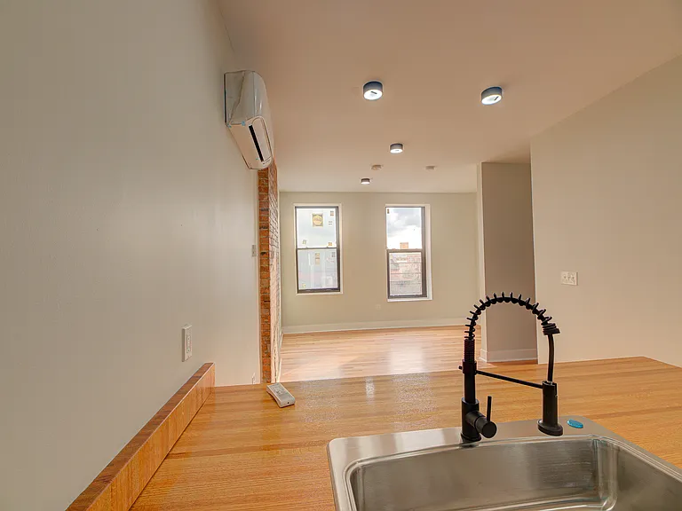 68 E McMicken Ave #10 — Photo 9