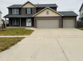 1092 N Pointe Dr, Normal, IL 61761