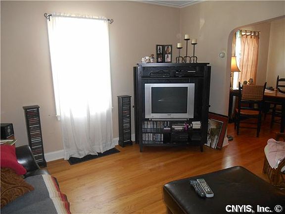 5th image of 615 Delmar Pl