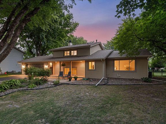 3rd image of 514 Laredo Ln