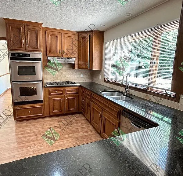 115 Nesbit Ferry Pl — Photo 10