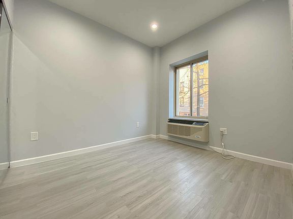 4th image of 165 Stockholm St #4RQ