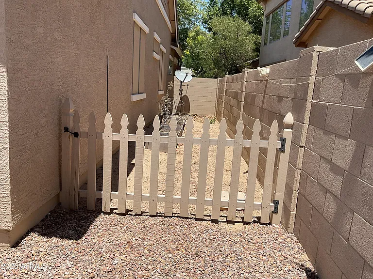 14335 W Country Gables Dr — Photo 16