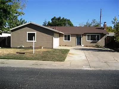 2405 Edwards St photo 1