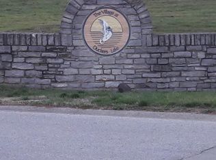 402 Village Dr, Frankfort, KY 40601