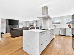 15 Swan Dr, Saint Catharines, ON L2T 2C2