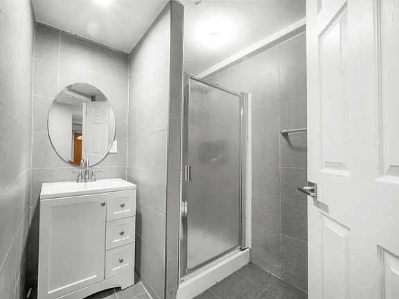 4th image of 180 Van Horne St #1