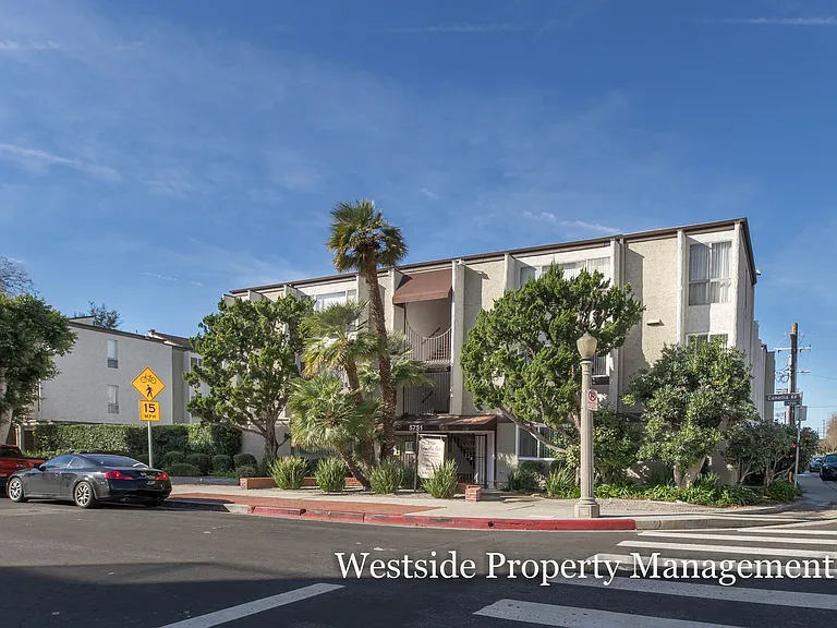 5751 Camellia Ave. — Photo 18
