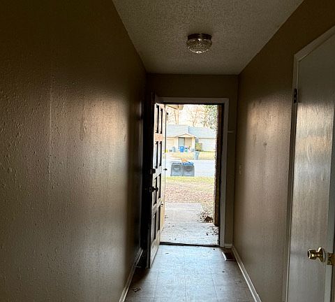 Entry Hallway
Coat closet