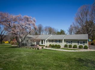 2 Brockden Pl, Mendham, NJ 07945
