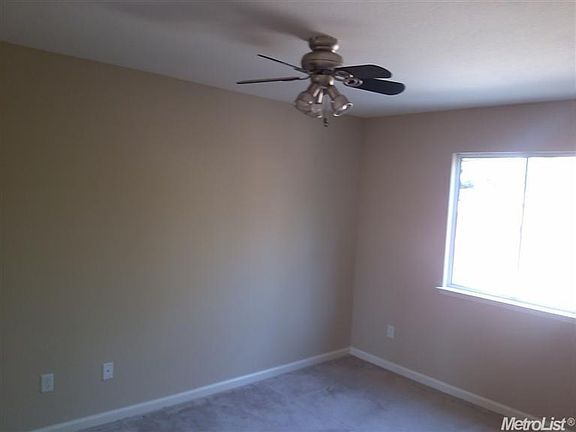 4th image of 1219 Kestrel Dr