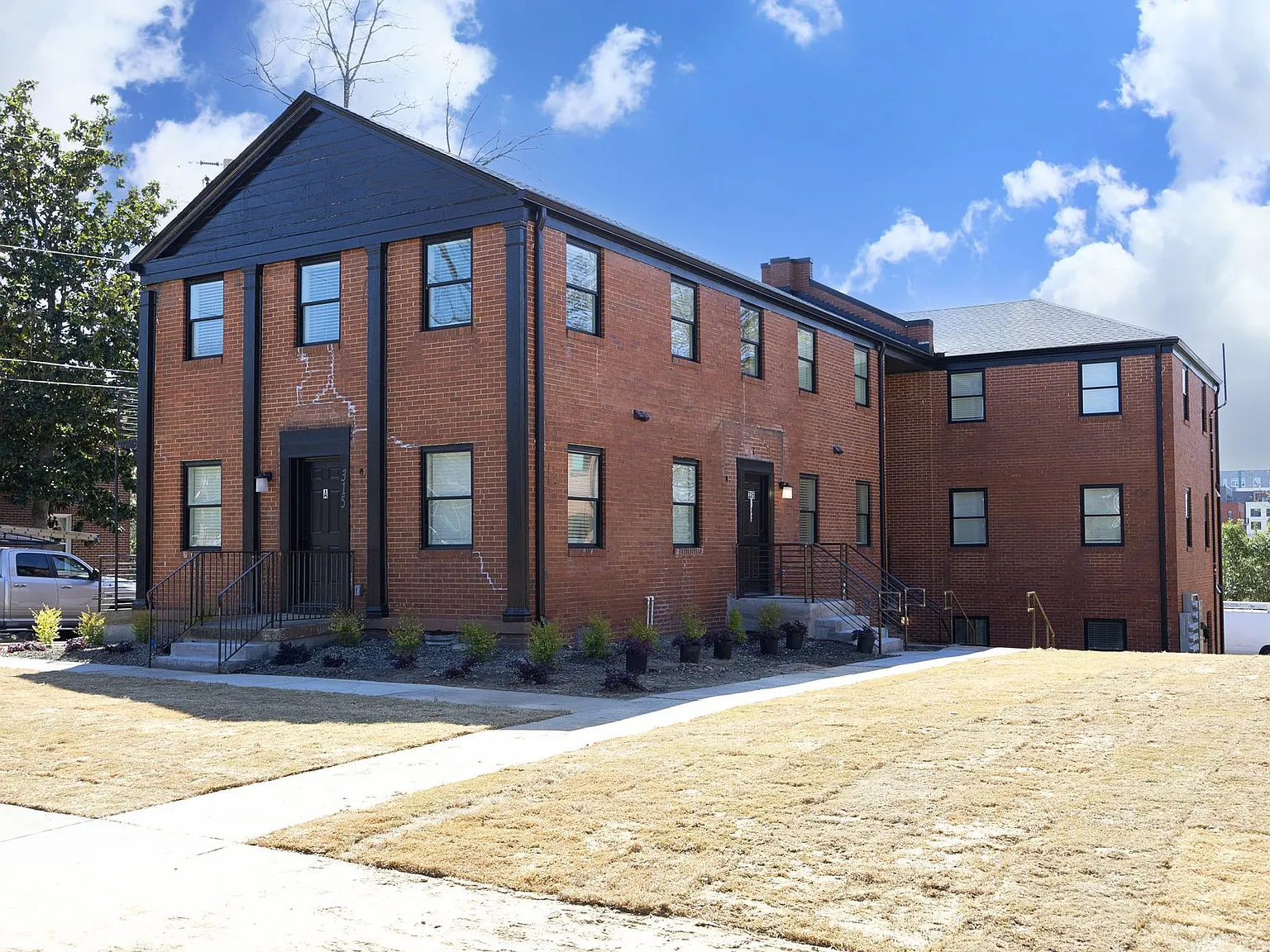 315 West Trinity Avenue — Photo 2