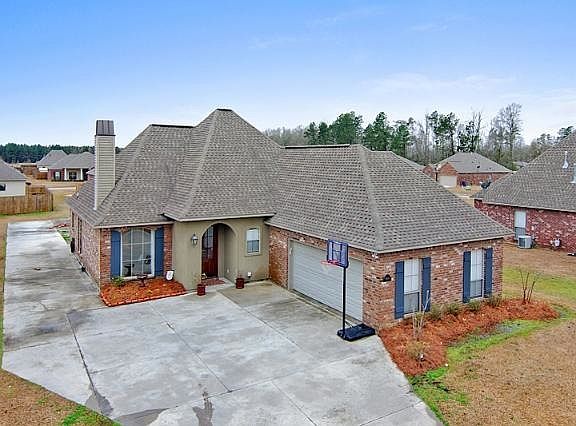 2nd image of 9978 Garden Oaks Ave