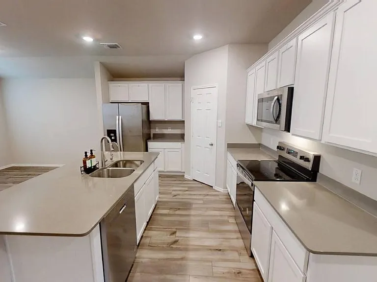 7100 Luella Dr — Photo 6
