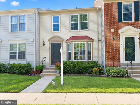 5406 New London Park Dr, Fairfax, VA 22032