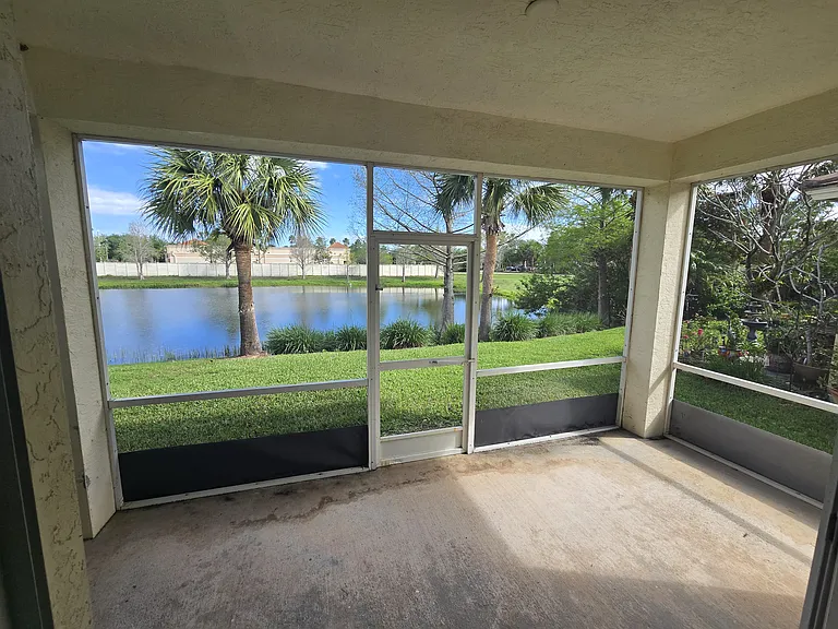 204 SW Coconut Key Way — Photo 10