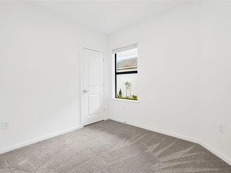 6560 Silverstar Dr — Photo 13