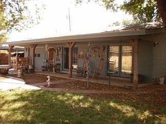5th image of 802 E Garfield Ave