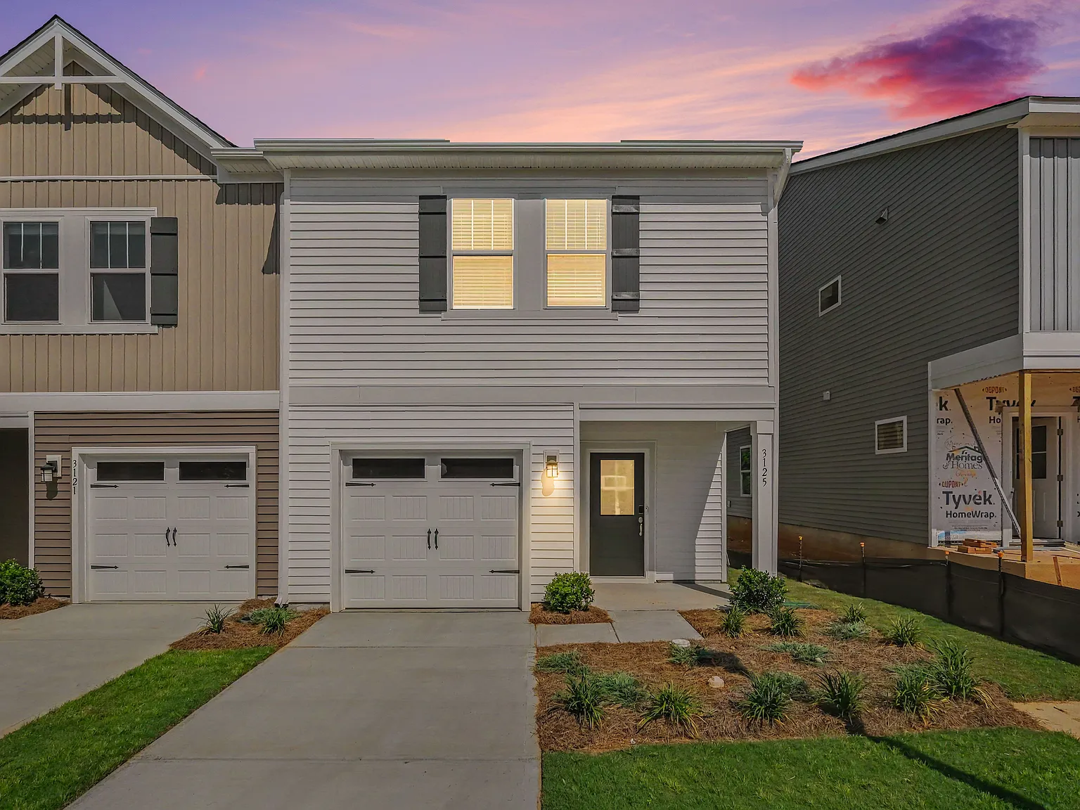 3 bed, 2.5 bath, 1556 sqft, $1,920 — Photo 2