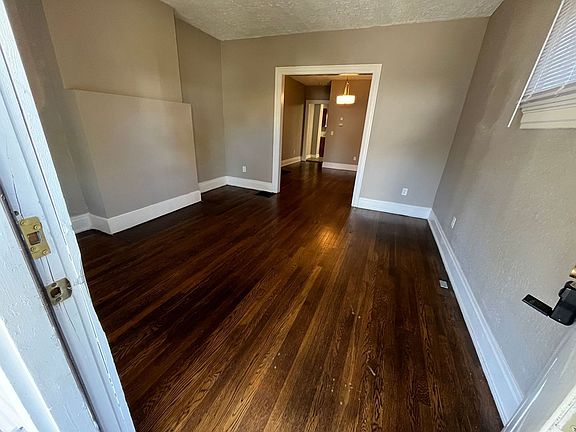 2nd image of 1025-1027 Richmond Ave