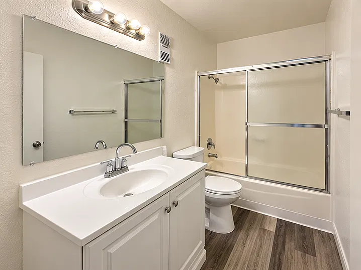 2 bed, 825 sqft, $2,145 — Photo 4