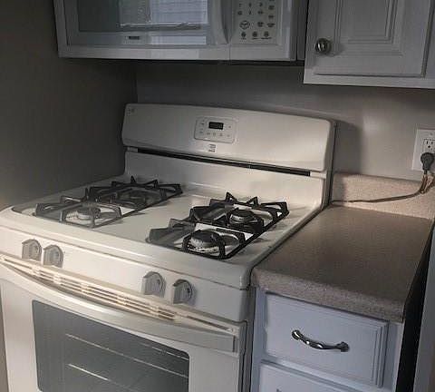 5th image of 4327 W 191st St