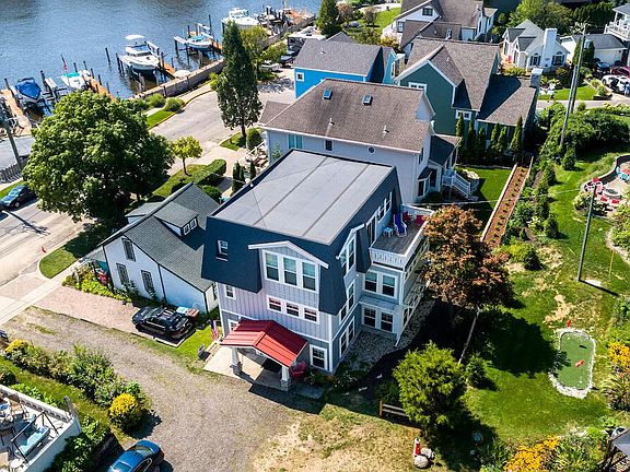 4th image of 43 N Shore Dr
