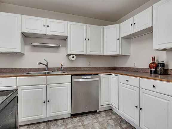4th image of 1416 E 9th St