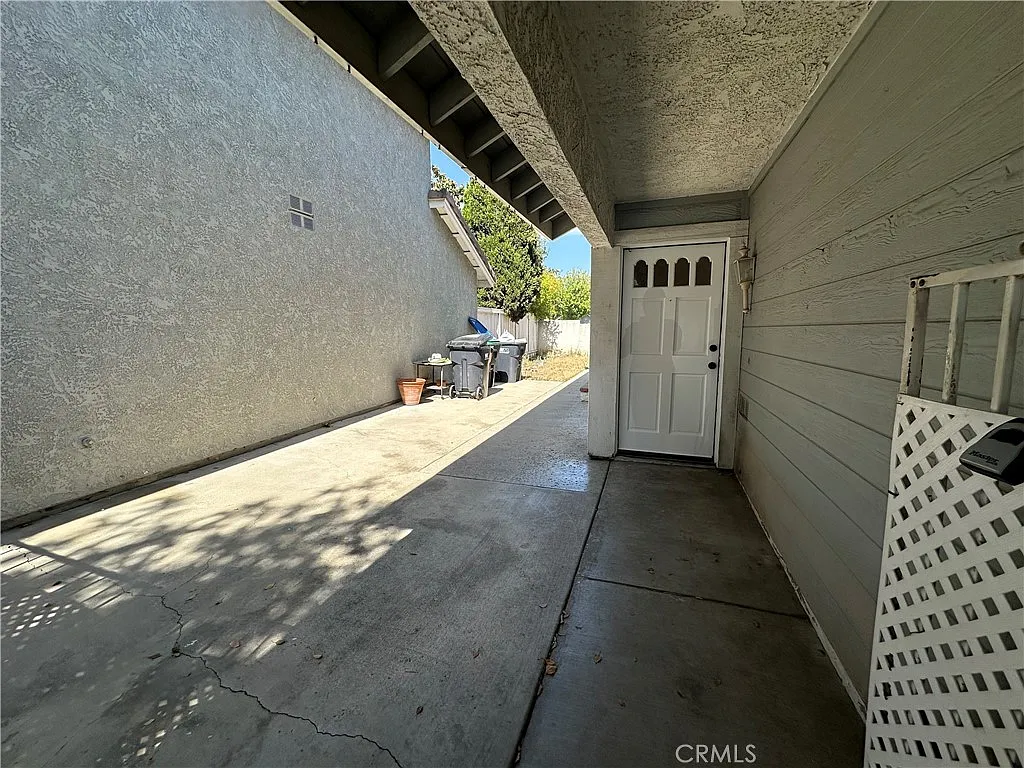 4 bed, 2.5 bath, 1726 sqft, $3,550 — Photo 3