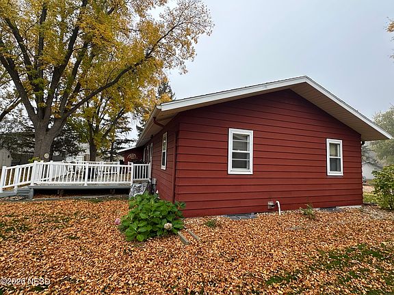 4th image of 1310 Harmony Ln
