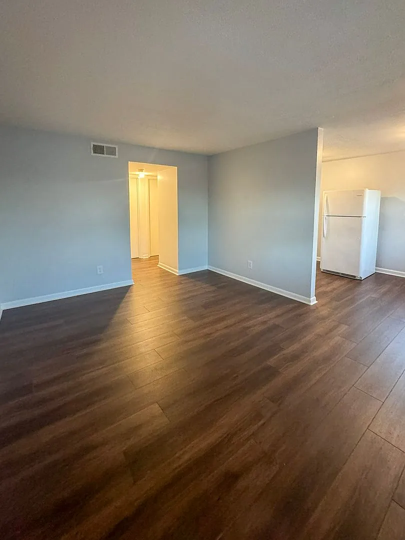 Building Photo - 1704 Valley Forge Way