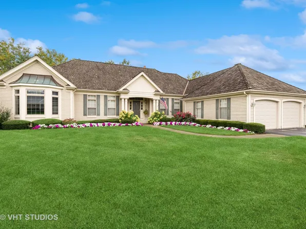 6315 Holly Rd, Libertyville, IL 60048