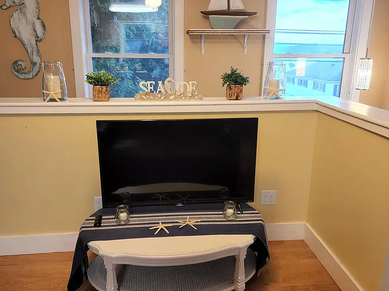 102 E Main St #1 — Photo 20