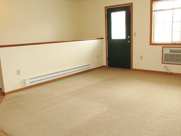 5th image of 960 Linden Dr APT 204