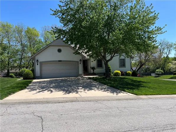 3333 Gateway Dr, Independence, MO 64057
