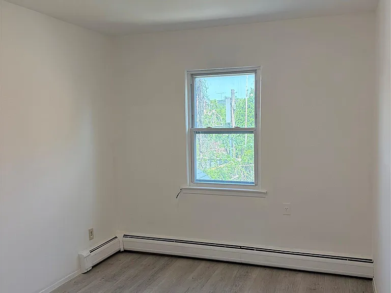 2735 Cropsey Ave #B — Photo 20