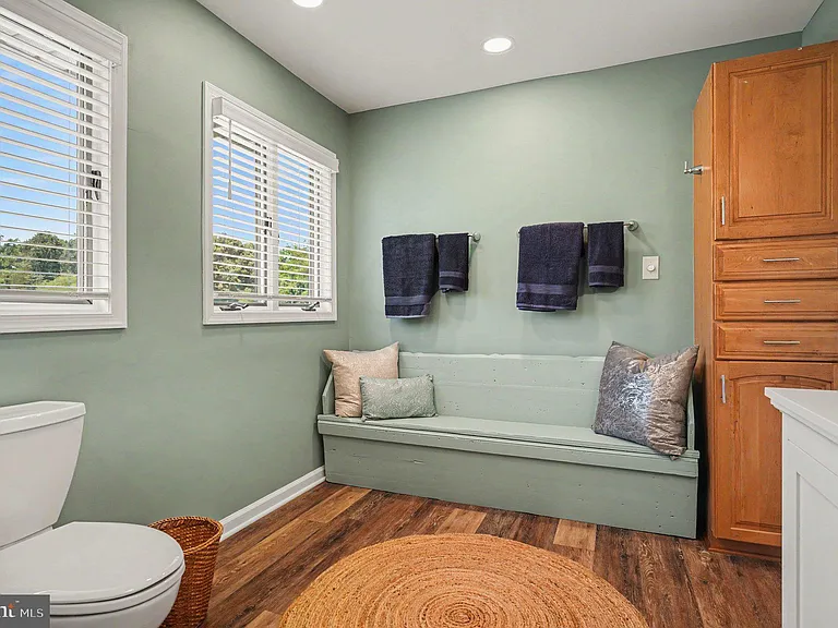 209 Casparus Way — Photo 34