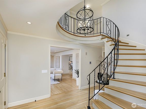 3rd image of 8280 SE 61st Street