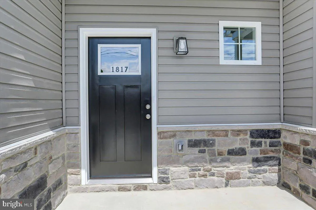 3 bed, 2.5 bath, 1970 sqft, $2,150 — Photo 3