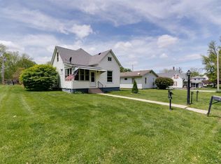 223 N Walnut St, Clinton, IL 61727