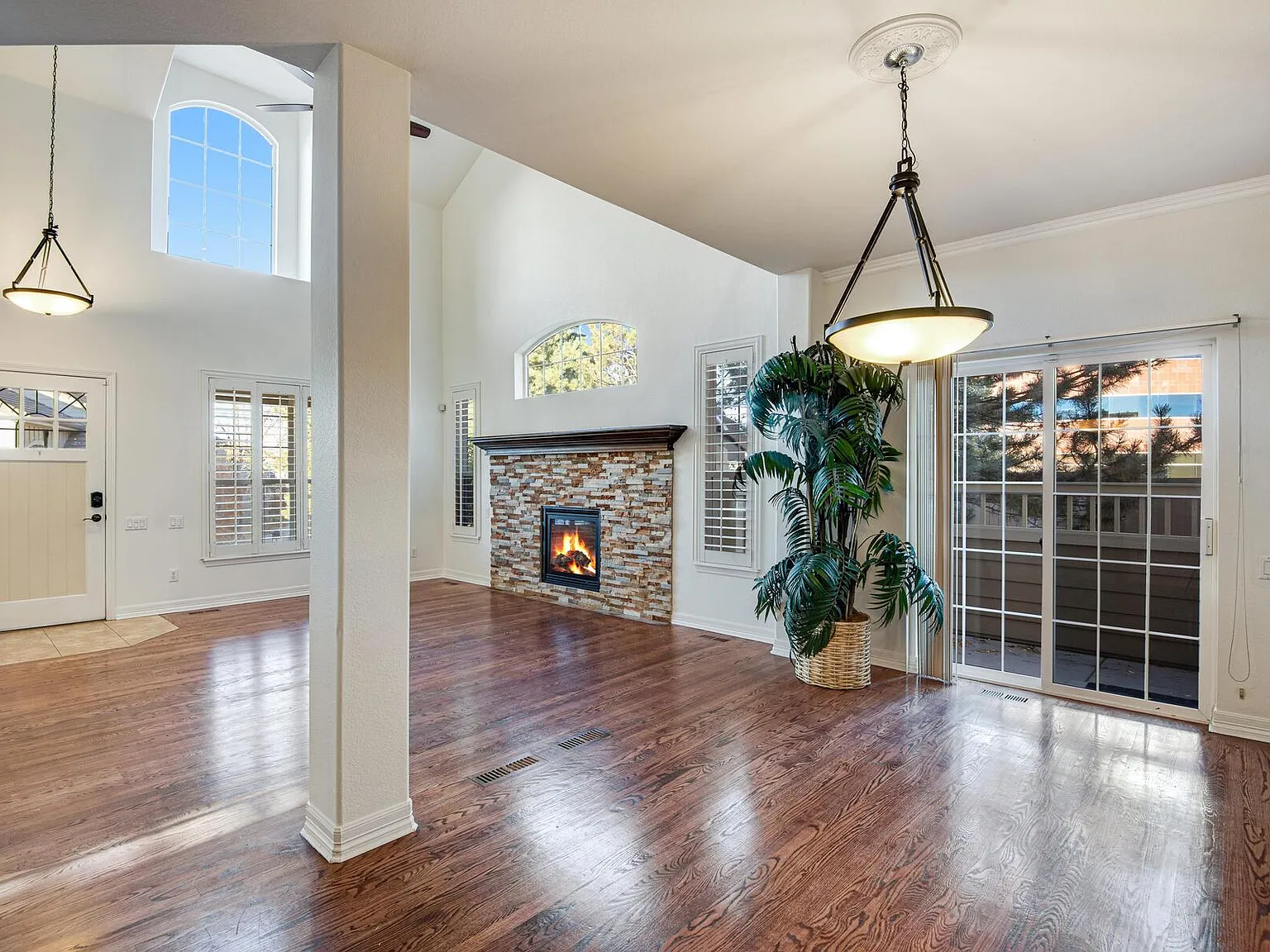 4 bed, 3048 sqft, $3,450 — Photo 4