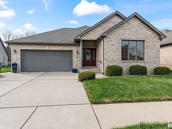 2nd image of 2403 Interlacken Dr
