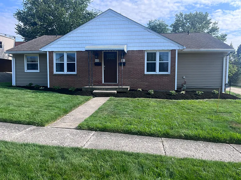 Valley View Dr — Photo 1