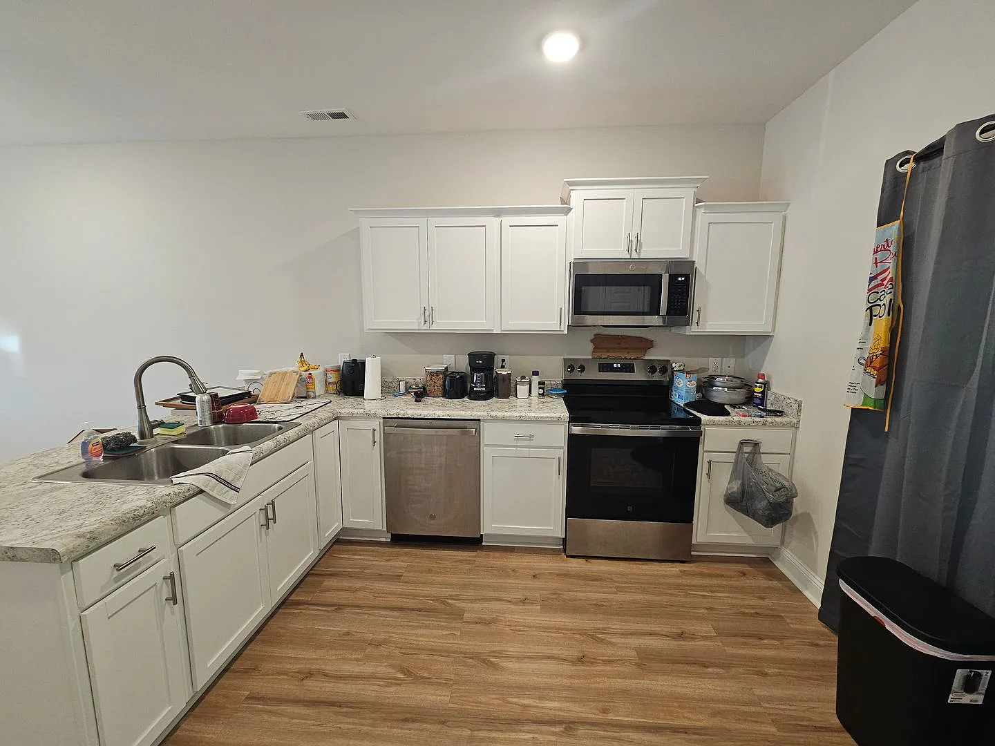 Newer Construction Townhome Close To Base — Photo 4