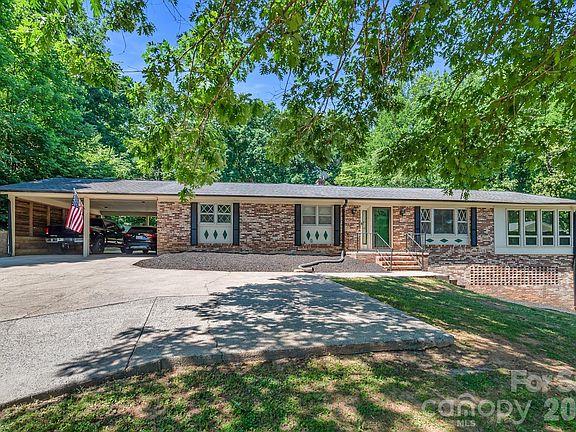 2nd image of 1549 Cecelia Dr